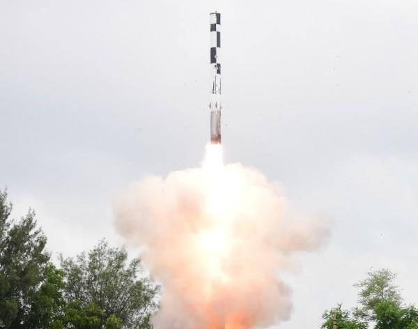 स्वदेशी बूस्टर से बनी ब्रह्मोस मिसाइल का सफल परीक्षण, 400km दूर बैठे दुश्मन को कर सकती है ढेर
