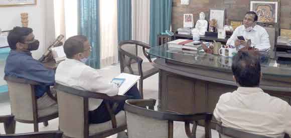सहारनपुर शहर में आठ सीएनजी फीलिंग स्टेशन बनेंगे: मण्डलायुक्त