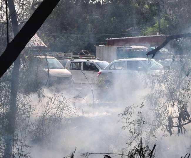 Delhi Air Quality Index: दिल्ली-NCR की हवा में तेजी से घुल रहा ‘जहर’, नाकाफी साबित हो रहे उठाए गए सभी उपाय