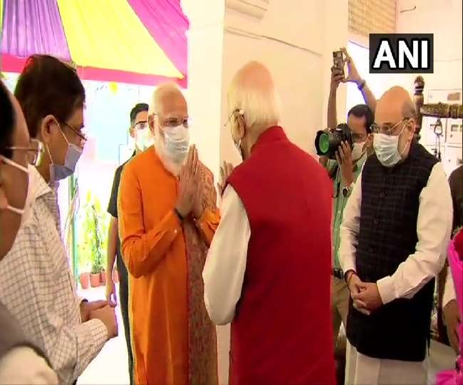 आडवाणी के घर पहुंचे पीएम मोदी, अमित शाह और जेपी नड्डा, जन्मदिन की दी बधाई