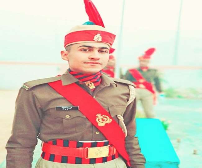 Mining Mafia Attack on Police: आगरा में खनन माफिया के गुर्गों ने सिपाही पर ट्रैक्टर चढ़ाकर की हत्या, फायरिंग कर भागे