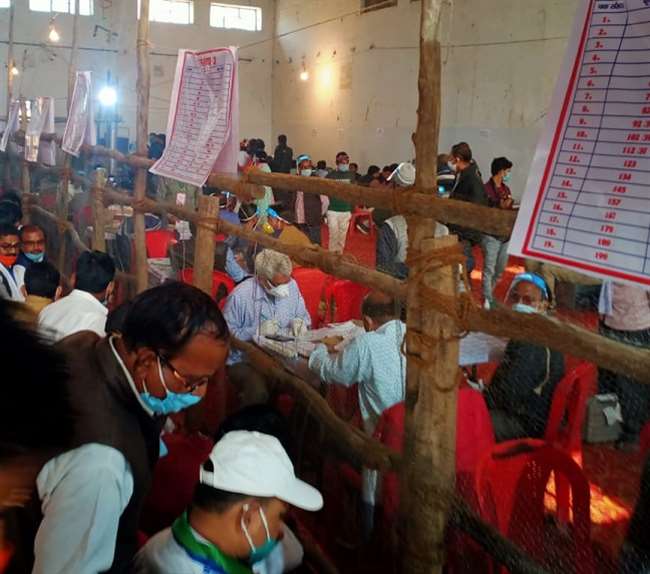 LIVE Bangarmau By Election Result 2020: पाचवें राउंड में 4867 वोट से आगे चल रहे भाजपा प्रत्याशी