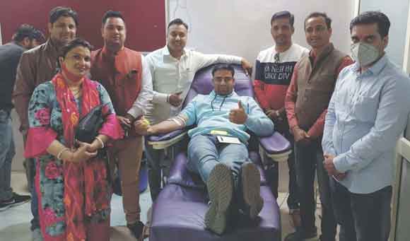 रक्तदान के लिए आम जनता को प्रेरित कर रहा एफबीडी