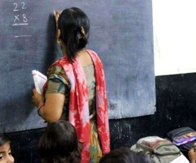UP Shikshak Bharti: शिक्षक भर्ती के 37 हजार से अधिक पदों पर भर्ती जल्द, चुनाव आयोग से मांगी मंजूरी