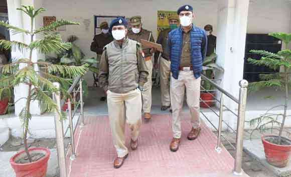 एसएसपी ने किया पुलिस लाइन की सभी शाखाओं का निरीक्षण