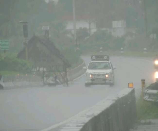 LIVE Cyclone Nivar News: तमिलनाडु-पुडुचेरी में तबाही मचा सकता है चक्रवात निवार, कांचीपुरम में तेज बारिश