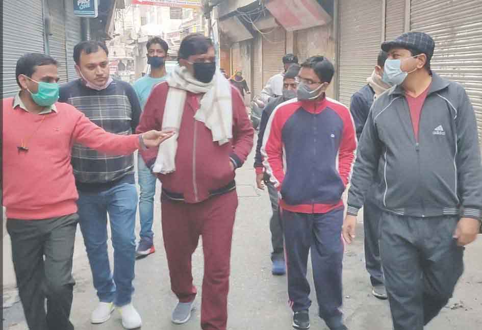 किशनपुरा क्षेत्र में निगम ने चलाया विशेष सफाई अभियान राधा कुंज मोर्निंग क्लब ने किया नगरायुक्त को सम्मानित