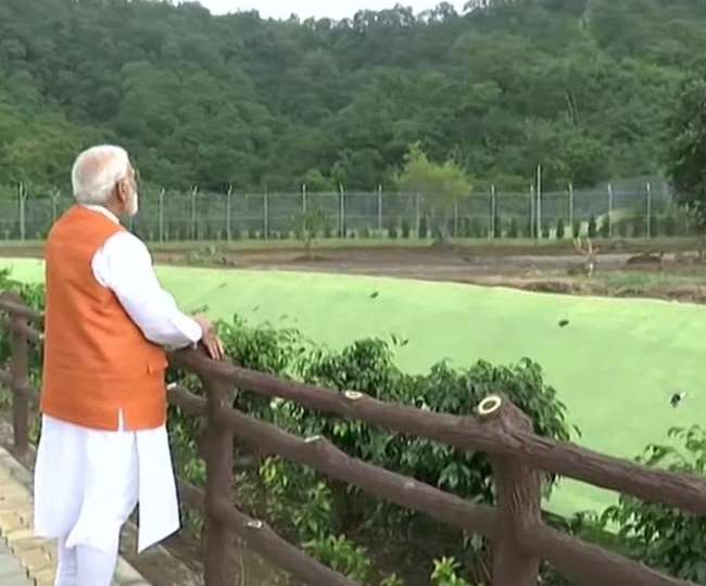 वैक्सीन की तैयारियों का आज जायजा लेंगे पीएम मोदी, टीका तैयार कर रही तीन कंपनियों के प्लांटों का करेंगे दौरा