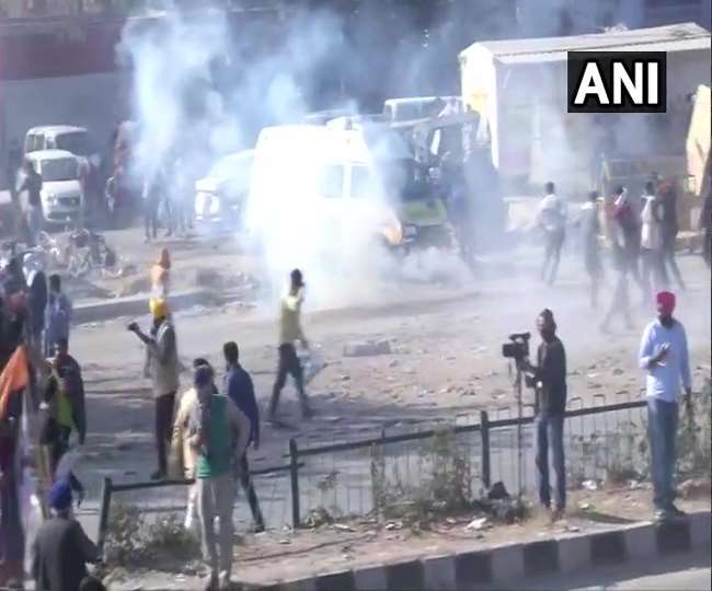 LIVE किसान आंदोलन: बॉर्डर पर बवाल के बीच किसानों को दिल्ली आने की अनुमति मिली