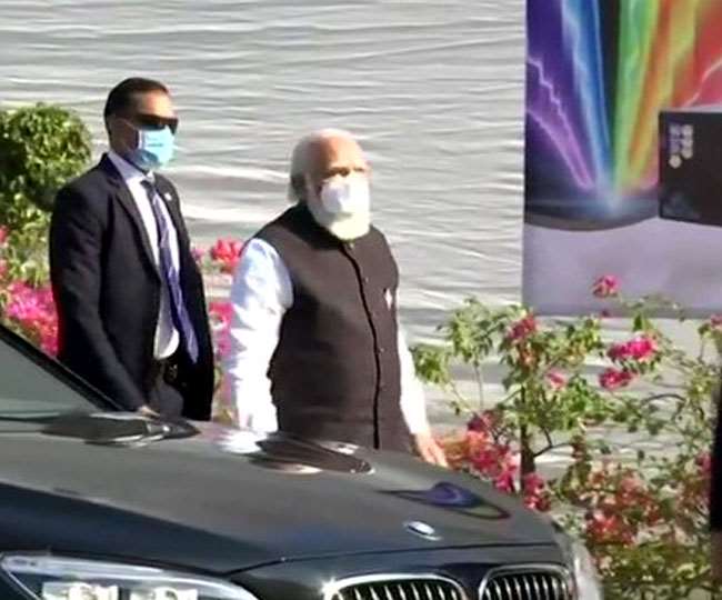 LIVE: अहमदाबाद में Zydus बायोटेक पार्क पहुंचे PM मोदी, कोरोना वैक्सीन की तैयारियों का ले रहे जायजा