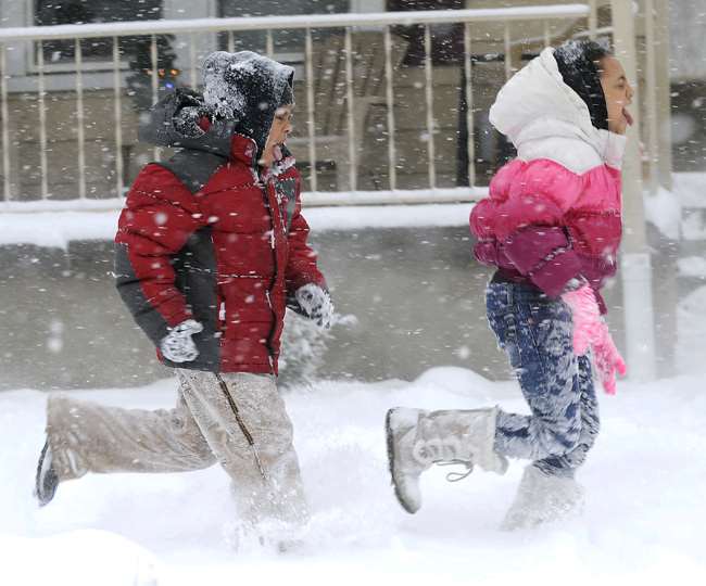 Weather Update: कश्मीर में लुढ़का पारा, उत्तर भारत में बढ़ रही ठंड; 1 दिसंबर से इन राज्यों में भारी बारिश