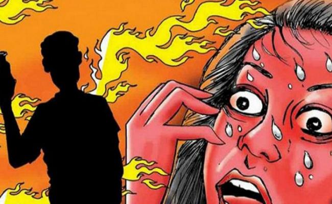 यूपी के फिरोजाबाद में महिला के साथ छेड़छाड़ की कोशिश, विरोध करने पर बदमाशों ने फेंका तेजाब