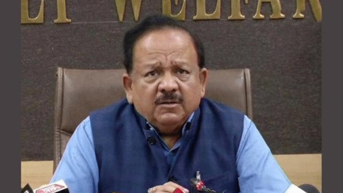 भारत में कब आएगी कोरोना वैक्सीन, सबसे पहले किन्हें लगेगी? स्वास्थ्य मंत्री ने दिया जवाब