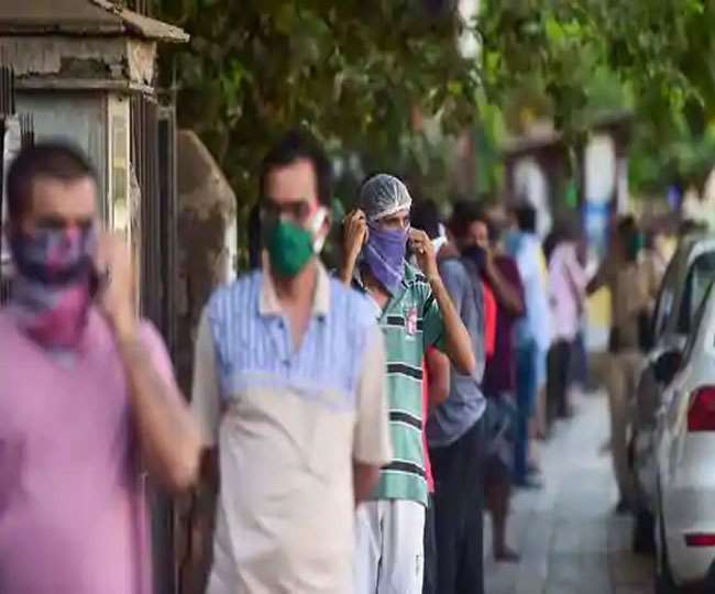 COVID-19 Guidelines: देश में MHA की नई गाइडलाइन आज से लागू, जानें किन गतिविधियों पर लगी रोक
