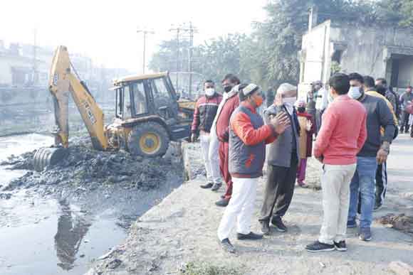 नालों का पानी सीधे पांवधोई में न डाला जाए नगरायुक्त