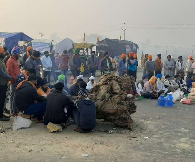 LIVE Farmers Protest in Delhi: दिल्ली से सटे आधा दर्जन से अधिक बॉर्डर सील, हजारों वाहन चालक परेशान