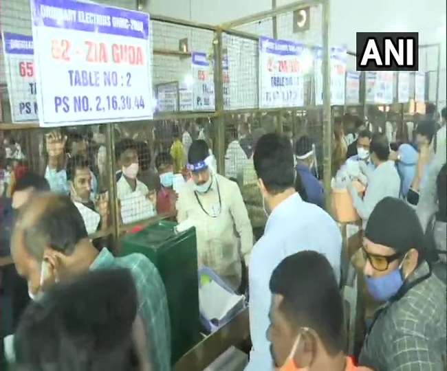 Hyderabad Municipal Election Result LIVE : 77 सीटों पर आगे निकली भाजपा, 34 पर TRS की बढ़त