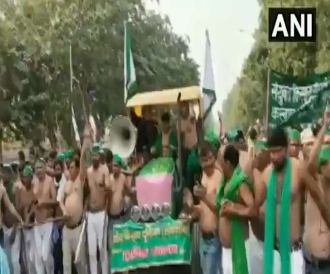 LIVE Farmers Protest in Delhi: अर्धनग्न होकर दिल्ली की तरफ बढ़े भाकियू किसान संघ के सदस्य, देखें वीडियो