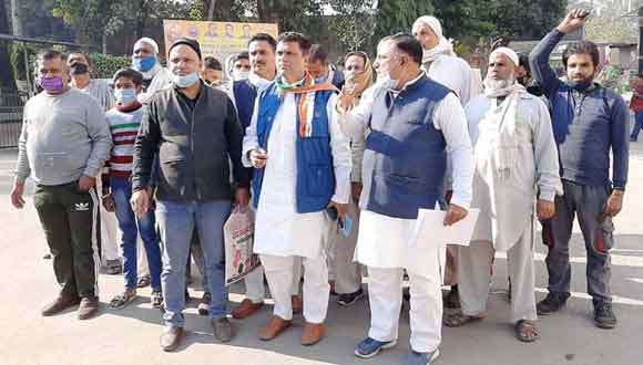 गैस पाइप लाईन कम्पनी के खिलाफ नगर निगम पर गरजे कांग्रेसजन