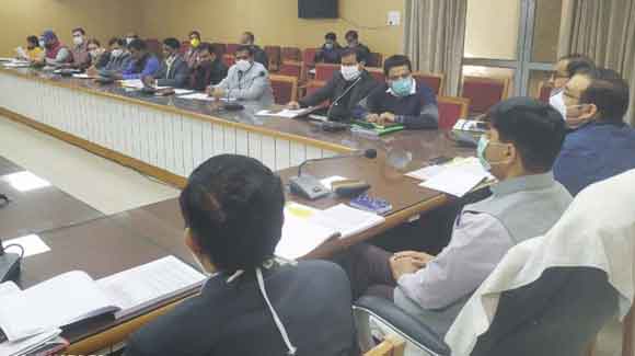 सभी सरकारी विभाग विद्युत बकाया के भुगतान में तेजी लाएं: जिलाधिकारी