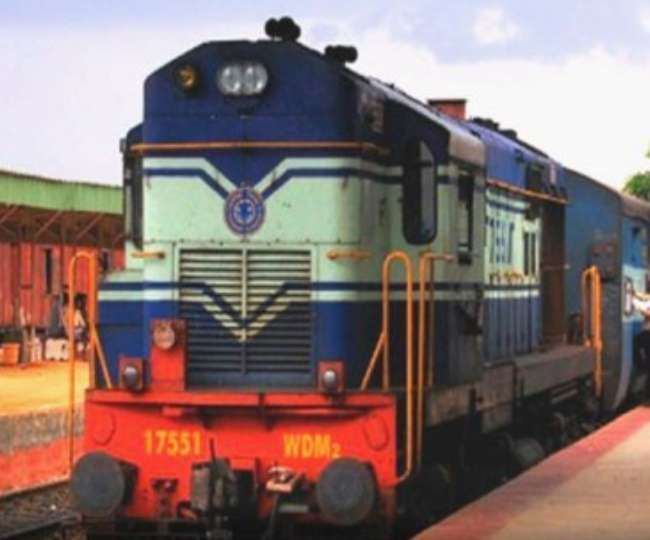 Indian Railway News: देरी से चल रही हैं दिल्ली आने वाली कई ट्रेनें, देंखे- पूरी लिस्ट