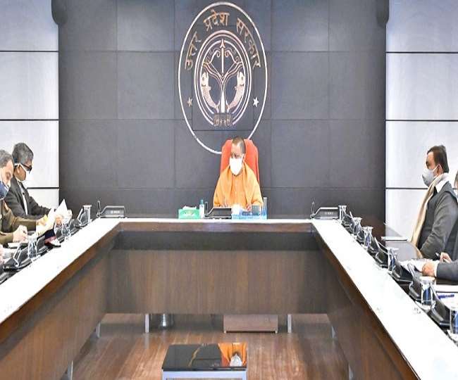 CM योगी आदित्यनाथ का निर्देश: कोरोना वैक्सीन की सुरक्षित स्टोरेज तथा कोल्ड चेन की हो फूलप्रूफ व्यवस्था
