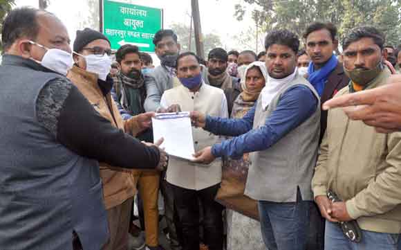 आजाद समाज पार्टी के प्रतिनिधिमंडल ने मंडलायुक्त को सौंपा ज्ञापन