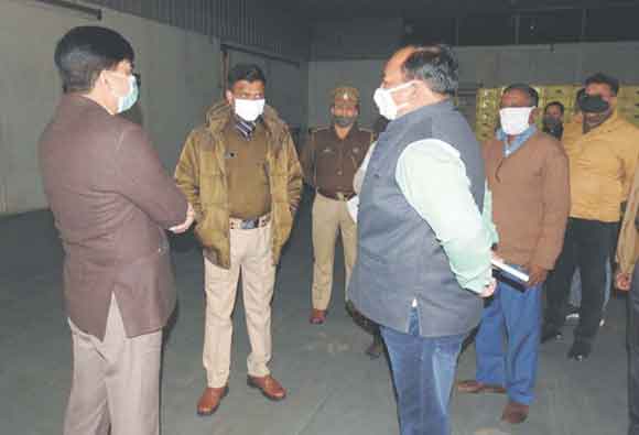 डीएम व एसएसपी ने लिया सुशासन दिवस कार्यक्रम की तैयारियों का जायजा