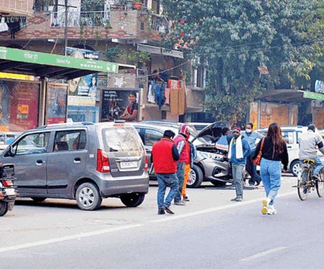Delhi: न चालान का डर, न जाम की चिंता; लॉकडाउन के फायदे अभी तक भुना रहे ऑटो चालक