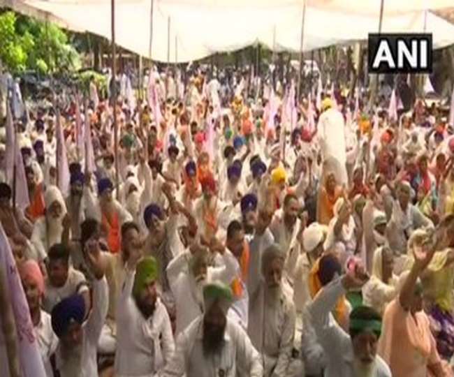 LIVE Kisan Andolan: सिंघु बॉर्डर पर किसानों का धरना प्रदर्शन 32वें दिन भी जारी