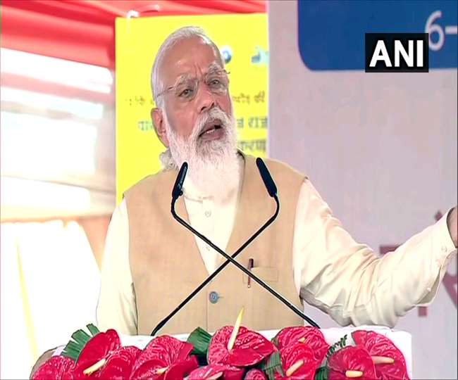 Delhi Kisan Andolan: वाराणसी के मंच से पीएम मोदी ने प्रदर्शन कर रहे किसानों को बताई कृषि कानून की अच्छाइयां