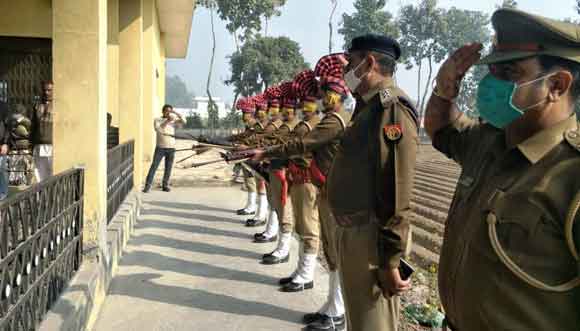 गंगोह में लोक तन्त्रसेनानी को शोकधुन के बीच सलामी