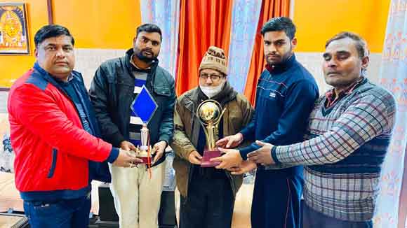 सामाजिक व साहित्यक संस्था चेतना द्वारा प्रसिद्व कवयित्री रश्मि शाक्य का साहित्य श्री अवार्ड मिलने पर हर्ष जताया।