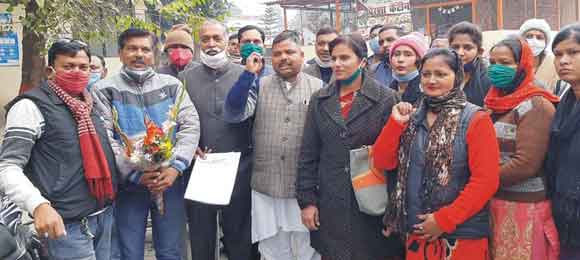 सावित्रीबाई फुले को भारत रत्न प्रदान करने की मांग को लेकर सौंपा ज्ञापन
