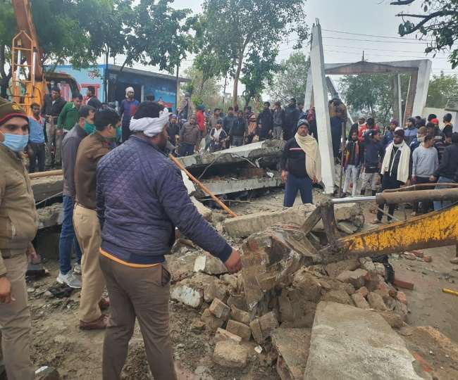 गाजियाबादः मुरादनगर में श्मशान घाट की छत गिरी, 12 लोगों की मौत; दो दर्जन से अधिक घायल
