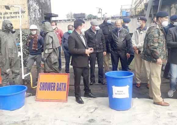 स्टार पेपर मिल में क्लोरिन गैस का रिसाव को एनडीआरएफ की टीम ने रेस्क्यू कर कंट्रोल किया