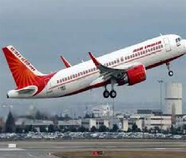 कोरोना के नए स्ट्रेन के बढ़ते मामलों के बीच UK से भारत आई पहली एयर इंडिया फ्लाइट, पाबंदी हटी