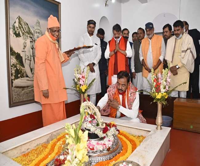 Swami Vivekanand Jayanti: बंगाल दौरे पर Dy CM केशव प्रसाद मौर्य, कोलकाता में स्वामी विवेकानंद के पैतृक आवास पहुंचे