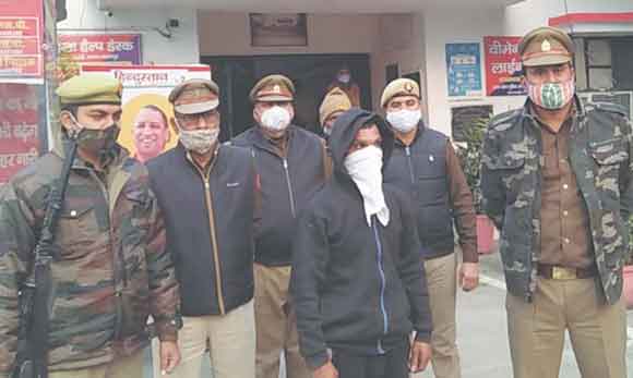 पुलिस के हत्थे चढ़ा 25 हजार का इनामी बदमाश
