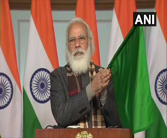 Indian Railways: पीएम मोदी ने 8 नई ट्रेनों को दिखाई हरी झंडी, कहा- इतिहास में पहली बार ऐसा हुआ