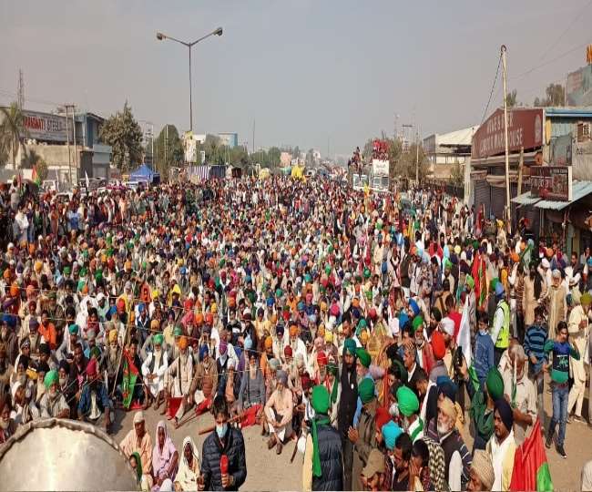 Republic Day Tractor Rally: 26 जनवरी पर ट्रैक्टर रैली निकालने पर अड़े किसान, पुलिस संग आज होगी अहम बैठक