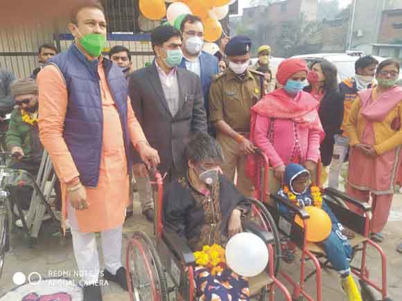 लाभार्थियों को किए प्रशस्ति पत्र व टूल किट वितरित