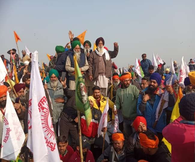 LIVE Kisan Tractor March: किसानों का ट्रैक्टर मार्च देखकर पुलिस हुई सख्त, रोके गए प्रदर्शनकारी