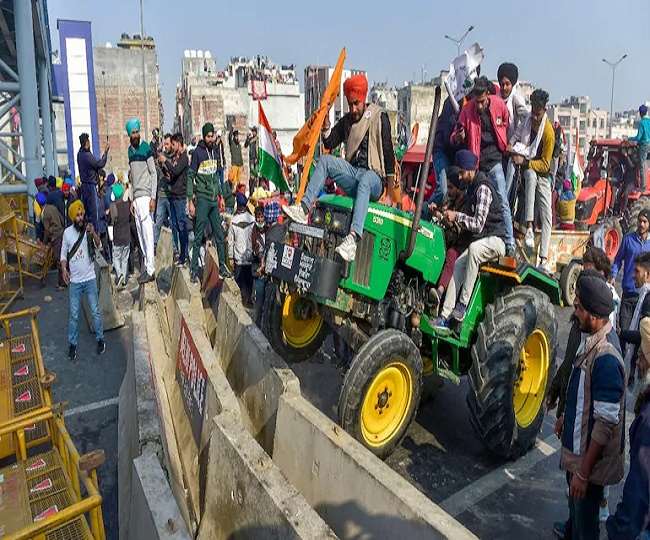 Tractor Rally Violence: किसान नेताओं पर एफआईआर के बाद कस सकता है मनी लांड्रिंग का शिकंजा