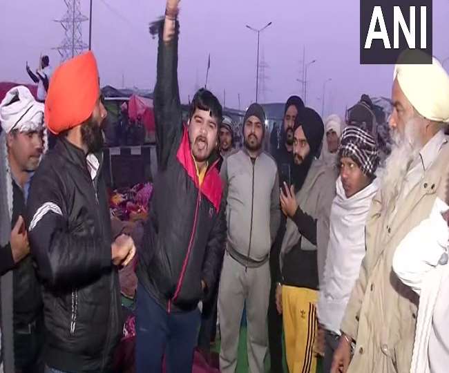 LIVE Kisan Andolan: यूपी बॉर्डर पर किसानों का धरना जारी, मुजफ्फरनगर में आज होगी महापंचायत