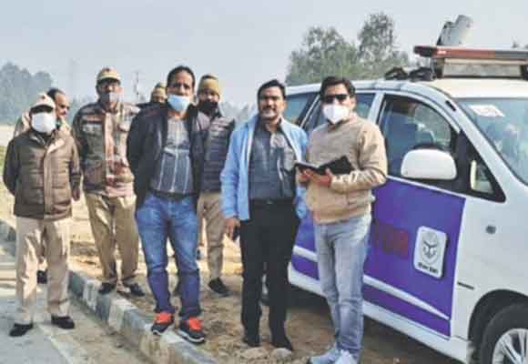 एलईडी वाहन के माध्यम से किया यातायात के नियमों के प्रति जागरूक
