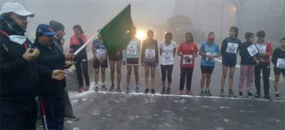 05 कि0मी0 क्रासकन्ट्री दौड प्रतियोगिता में बालक वर्ग में विकास कुमार तथा बालिका वर्ग में काजल का प्रथम स्थान