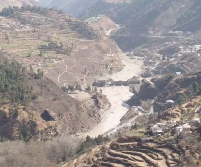 उत्तराखंड में भारी तबाही, पीएम मोदी और गृहमंत्री ने की CM से बात, हालात पर केंद्र की नजर
