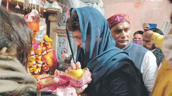 शाकम्भरी देवी मंदिर में पूजा व खानकाह में कराई दुआ