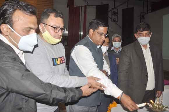 नगर निगम ने किया संस्थाओं, स्वयंसेवियों व मौहल्ला कमेटियों को सम्मानित